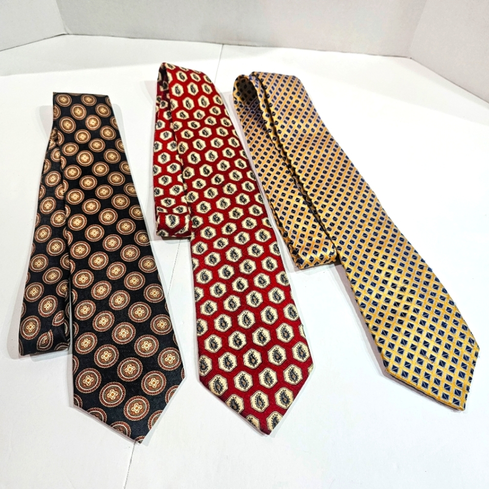 Jos.A.Bank Lot of 3 Silk Men's Ties 2 Executive and 1 Premier Collection READ